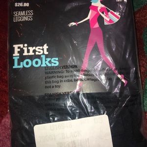 NWT Black Seamless Fit to Size M/L Leggings